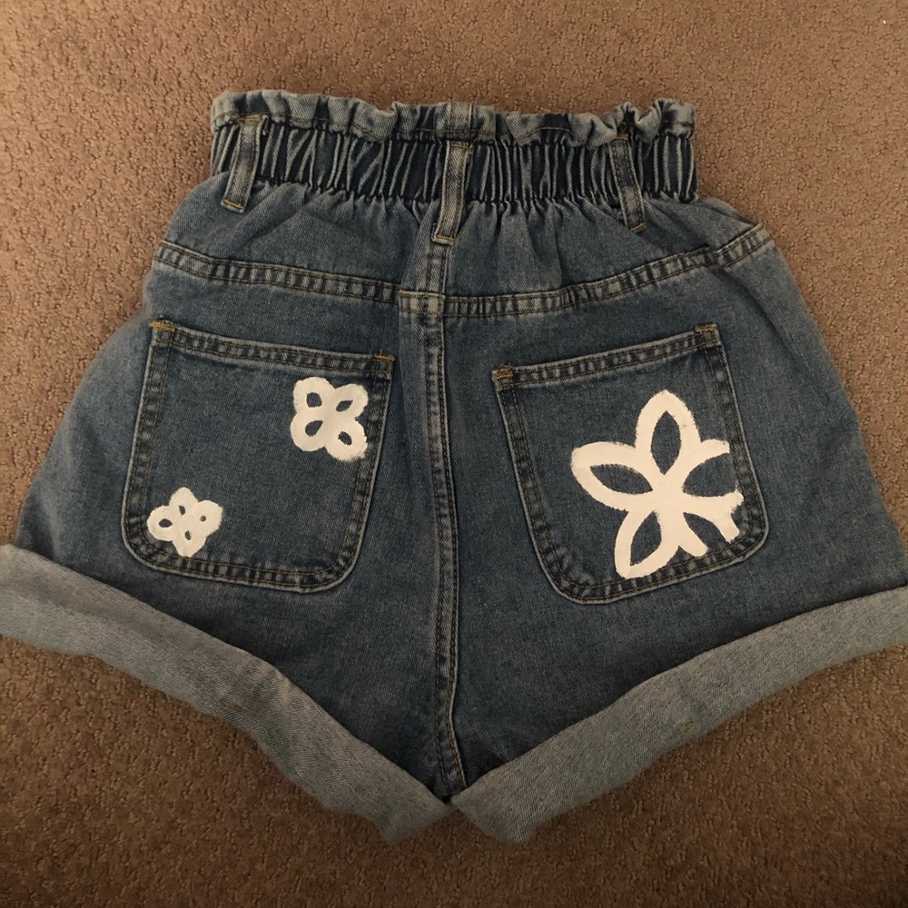 SHEIN- Shorts with Painted Pockets - Picture 3 of 5